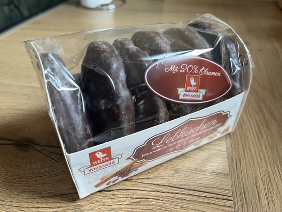 Foto einer ungeoeffneten Packung mit Lebkuchen, 6 Stk von Weissella. 