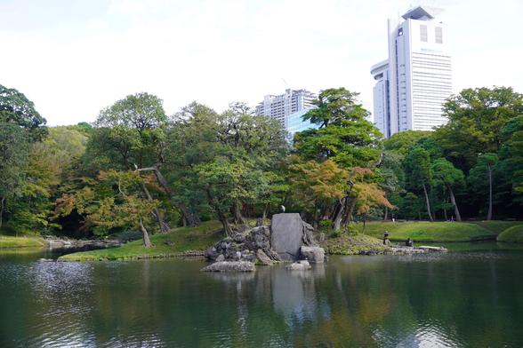 Blick über den Teich im Korakuen