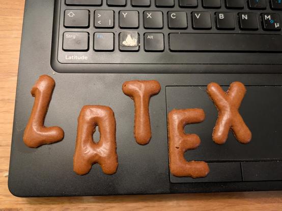 LaTeX aus Russisch Brot auf einem Laptop.